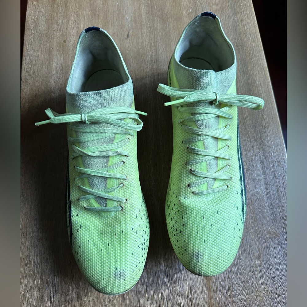 Mens Puma soccer cleats